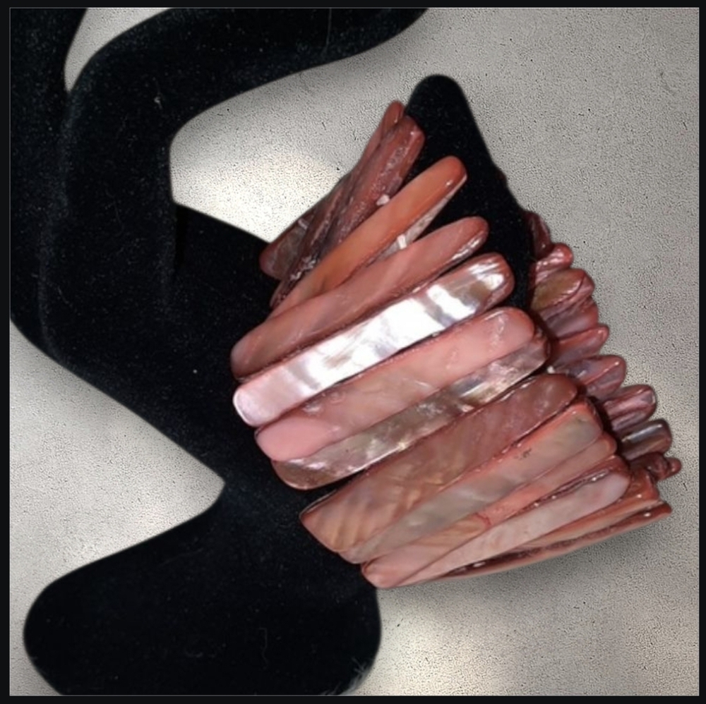 Pink mother of pearl shell chunky Genstone Spiky bold stretch bracelet